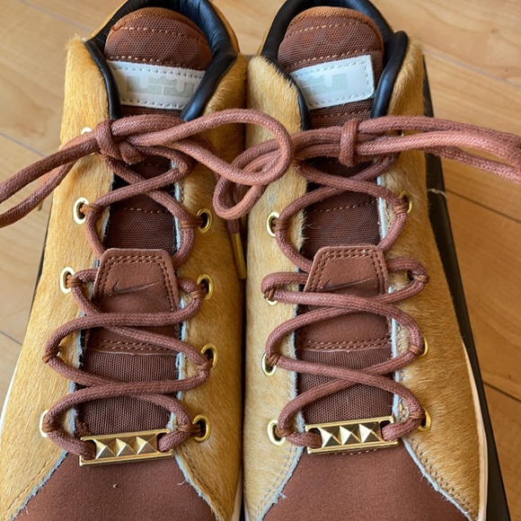 Nike LeBron 12 NSW Lifestyle “Lion’s Mane” - Picture 5 of 7